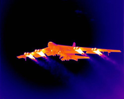 Thermal Signature of a B-52 Stratofortress with its significant engine’s signature